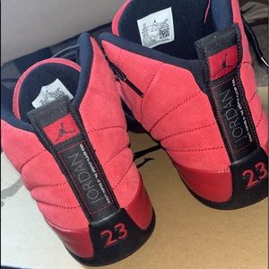 Reverse flue games 12s Size 13 comes with box